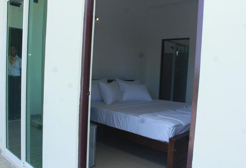 Kings Gate Airport Transit Hotel Katunayaka Exteriör bild